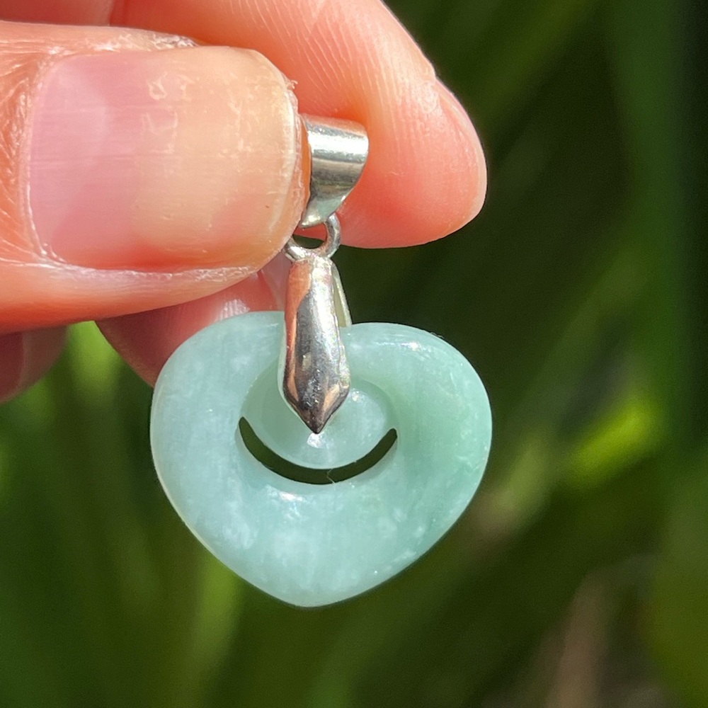 Sterling silver small jade heart‎ pendant